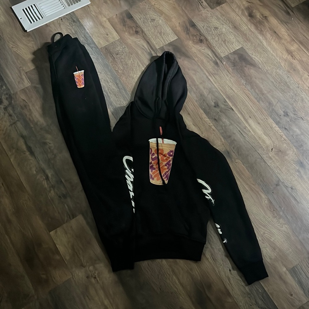 Charli damelio ( Dunkin ) hoodie and sweatpants